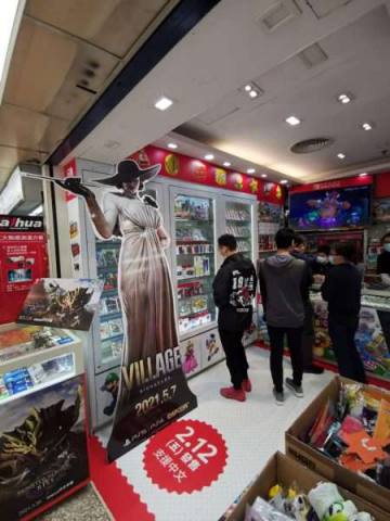 Capcom is using a ‘life-size’ Lady Dimitrescu to promote Resident Evil Village