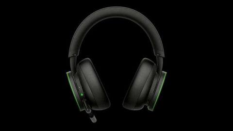 The front view of the Xbox Wireless Headset.