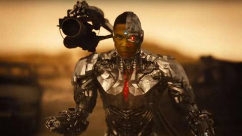 Cyborg using his various weapons in Zack Snyder’s Justice League 