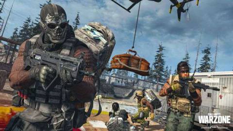 Several players deposit their money in Call of Duty: Warzone’s Plunder mode