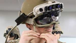 Microsoft wins $21bn US Army custom HoloLens contract