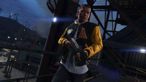 Franklin holds an assault rifle in a screenshot from Grand Theft Auto 5