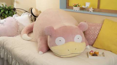 I would take a bullet for this life-sized Slowpoke plush