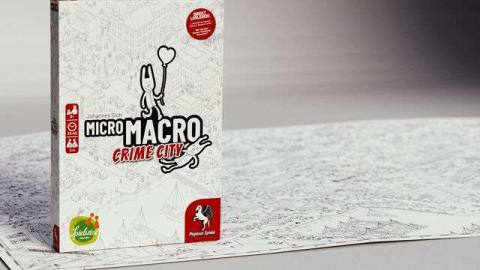 The black, white, and red box for MicroMacro’s German language version.