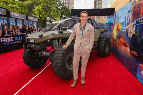 Halo Infinite Crashes Ryan Reynold’s Movie Premiere For Free Guy With Lifesize Warthog