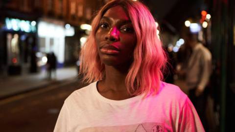 michaela coel in I May Destroy You, sporting pink hair 