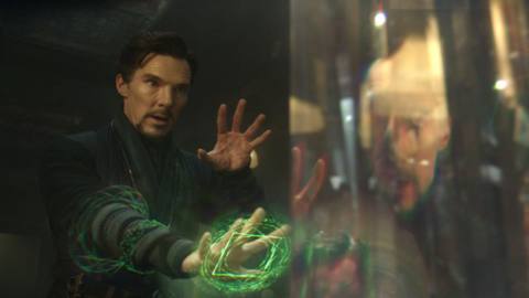 doctor strange casting a green glyph in Doctor Strange