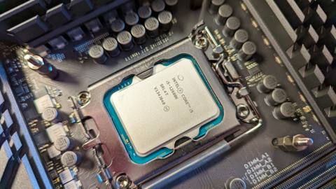 Intel Core i9 12900K and Core i5 12600K review: storm’s here