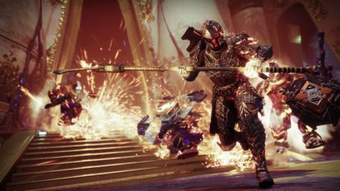 A Titan runs around with a flaming scythe in Destiny 2 : Season of the Haunted