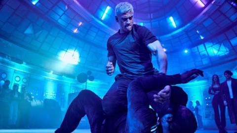 Netflix’s Sixty Minutes is a hard-hitting action thriller with an immersive gimmick