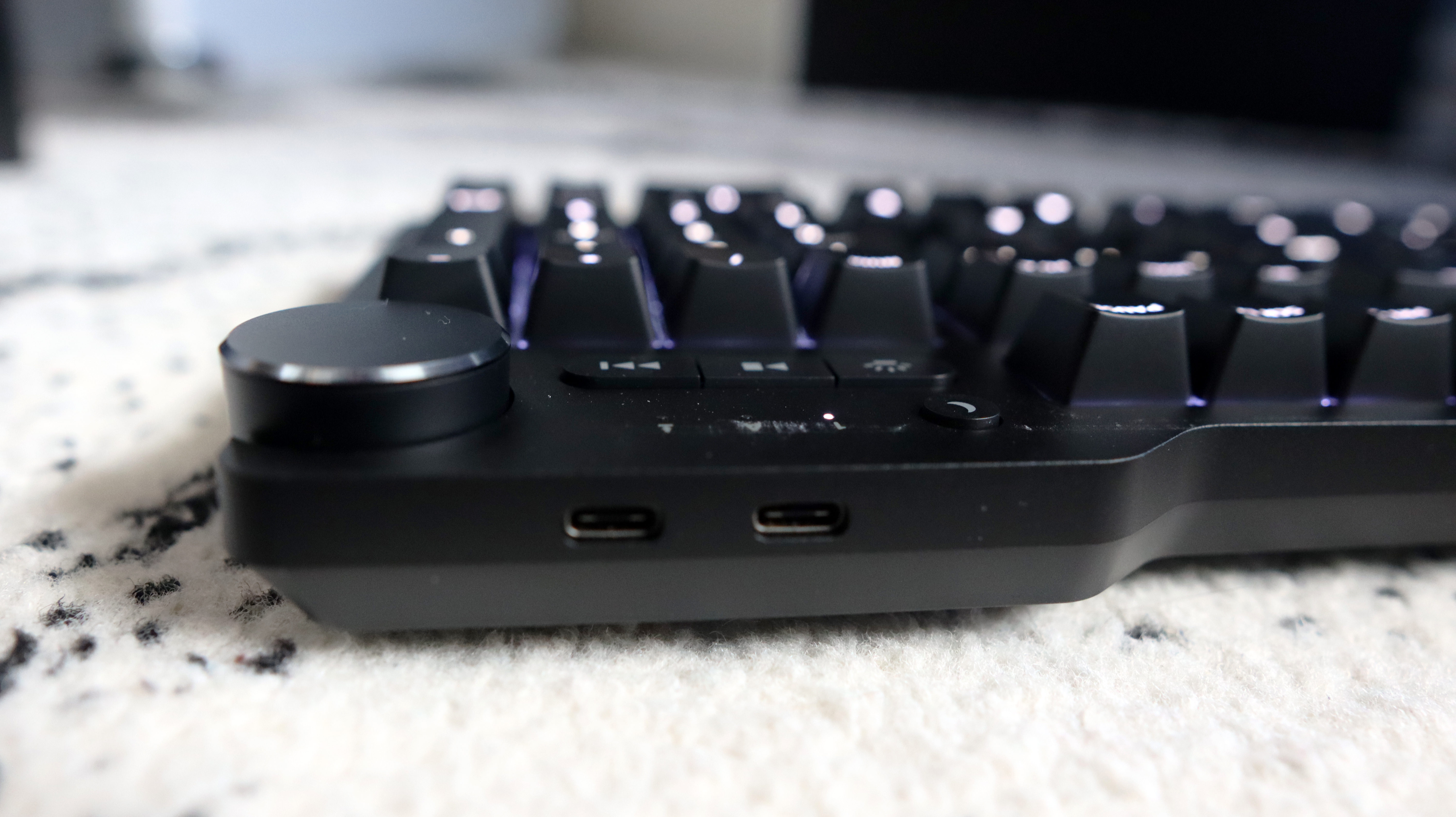 Das Keyboard 6 Professional keyboard on a carpet.