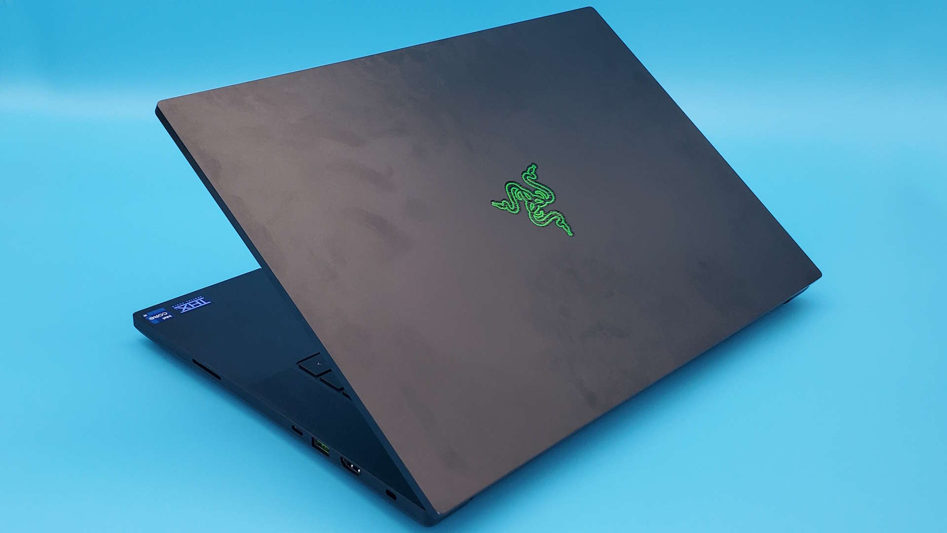 Razer Blade 16 (2024) gaming laptop