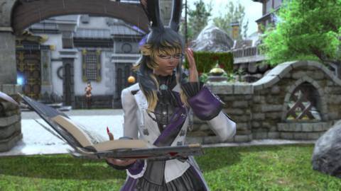 A Viera pushes up her glasses in FFXIV