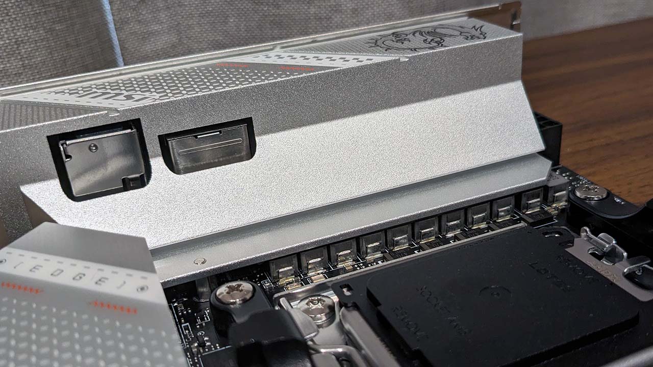 MSI B650I Edge WiFi VRM heatsink