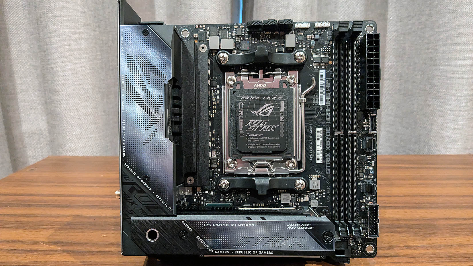 Asus ROG Strix X670E-I Gaming WiFi motherboard