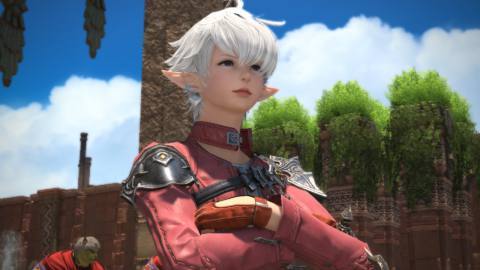 Alisaie, a side character in Final Fantasy 14: Dawntrail, folds her arms with a confident smirk on her face.