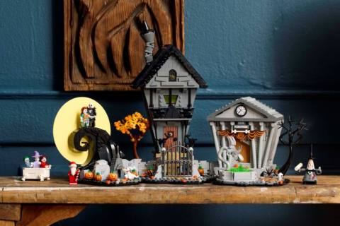 What’s this? What’s this?! The Nightmare Before Christmas Lego set