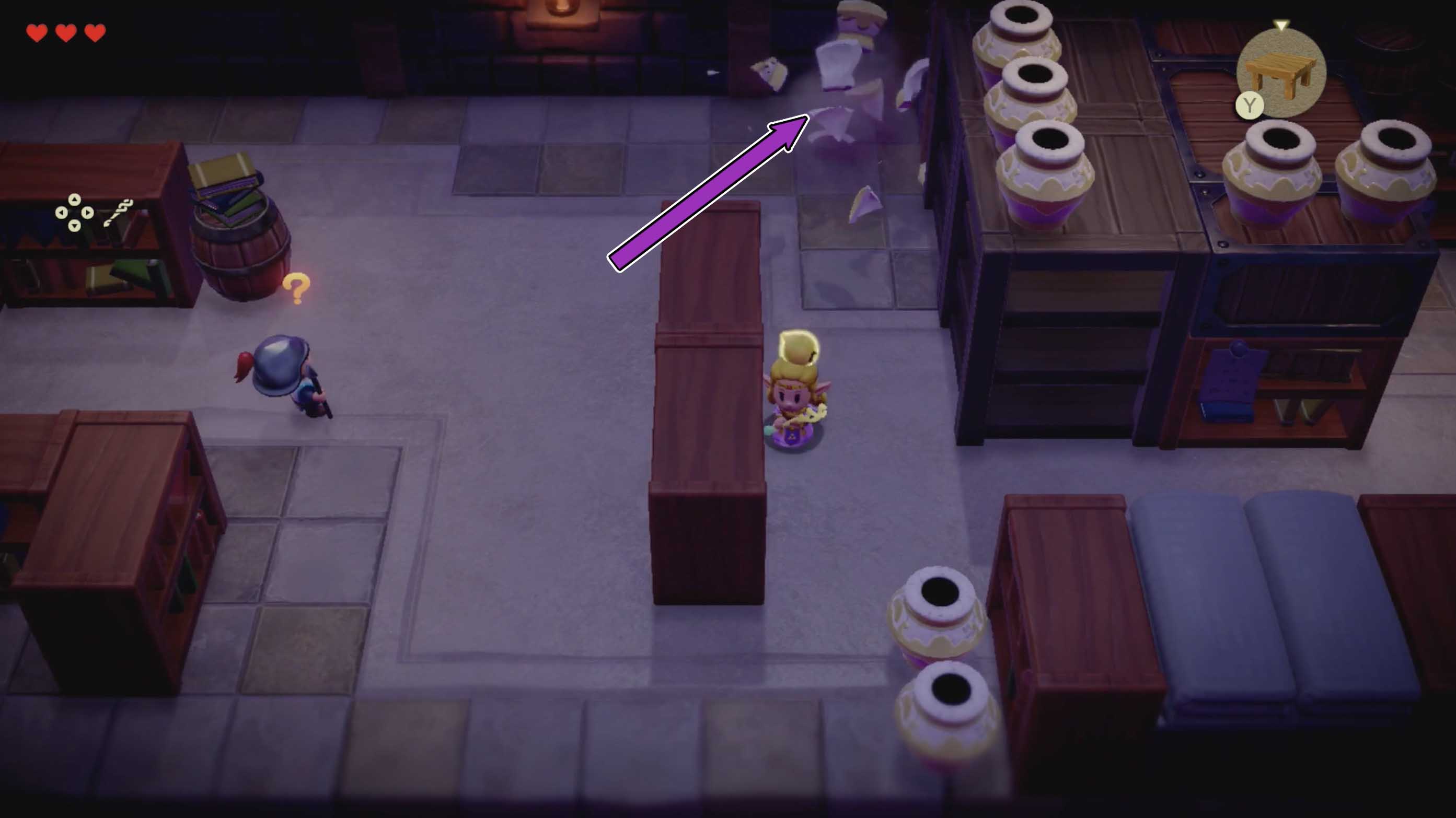 Zelda throws a pot to distract a guard in Hyrule Castle Undergound in Echoes of Wisdom