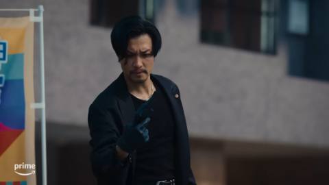 Like a Dragon: Yakuza’s latest trailer gives us our first look at live-action Majima in motion, uncomfortably long tongue, baseball bat, and all