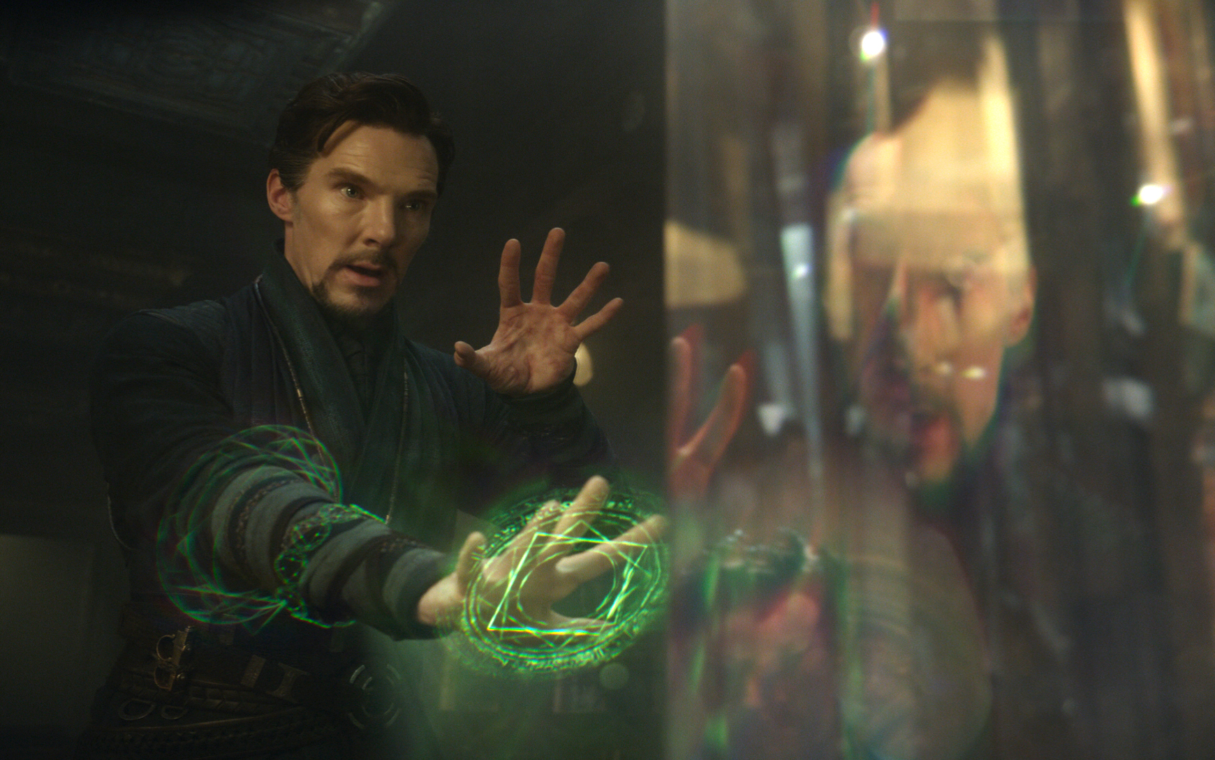 doctor strange casting a green glyph in Doctor Strange