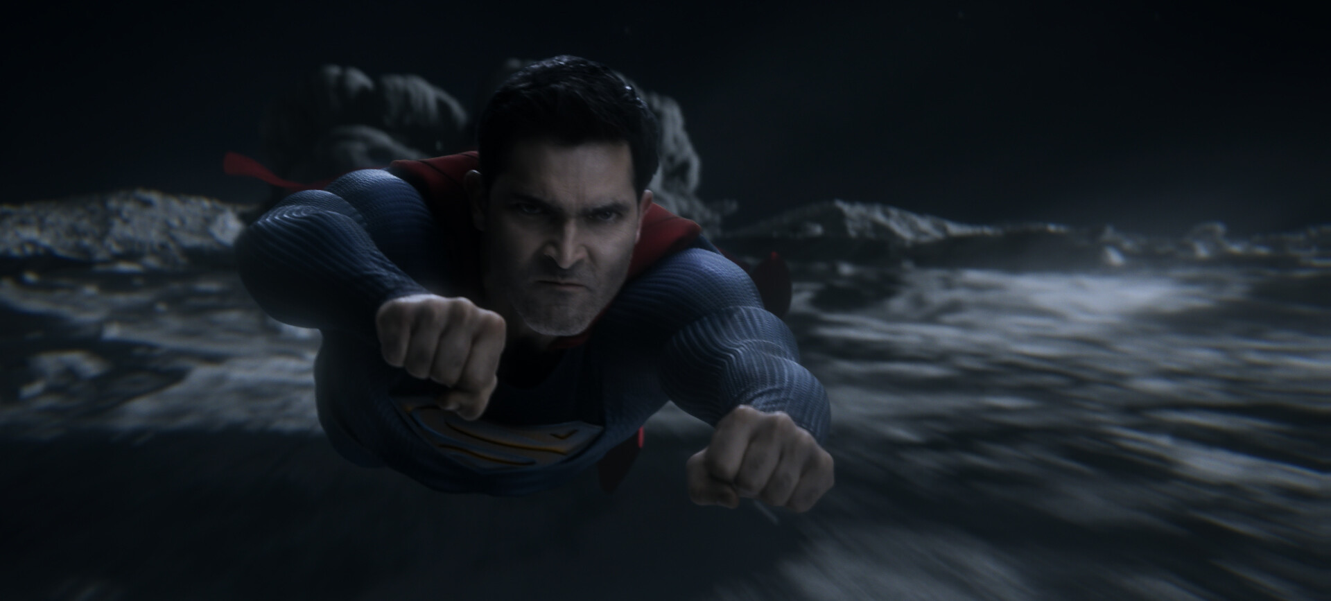 Superman (Tyler Hoechlin) flying as he fights Doomsday in space