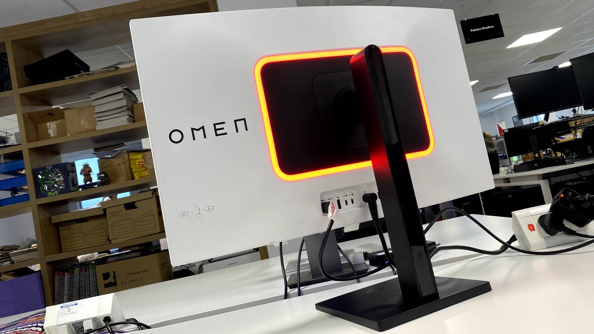 HP Omen Transcend 32 OLED