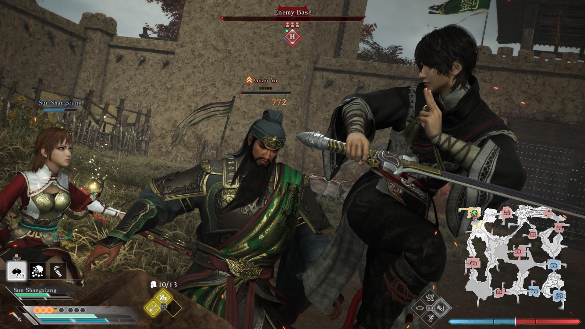 The image shows the Wanderer (right) fighting Guan Yu (center) while aided by Sun Shangxiang (left). The image shows the Wanderer (right) fighting Guan Yu (center) while aided by Sun Shangxiang (left).