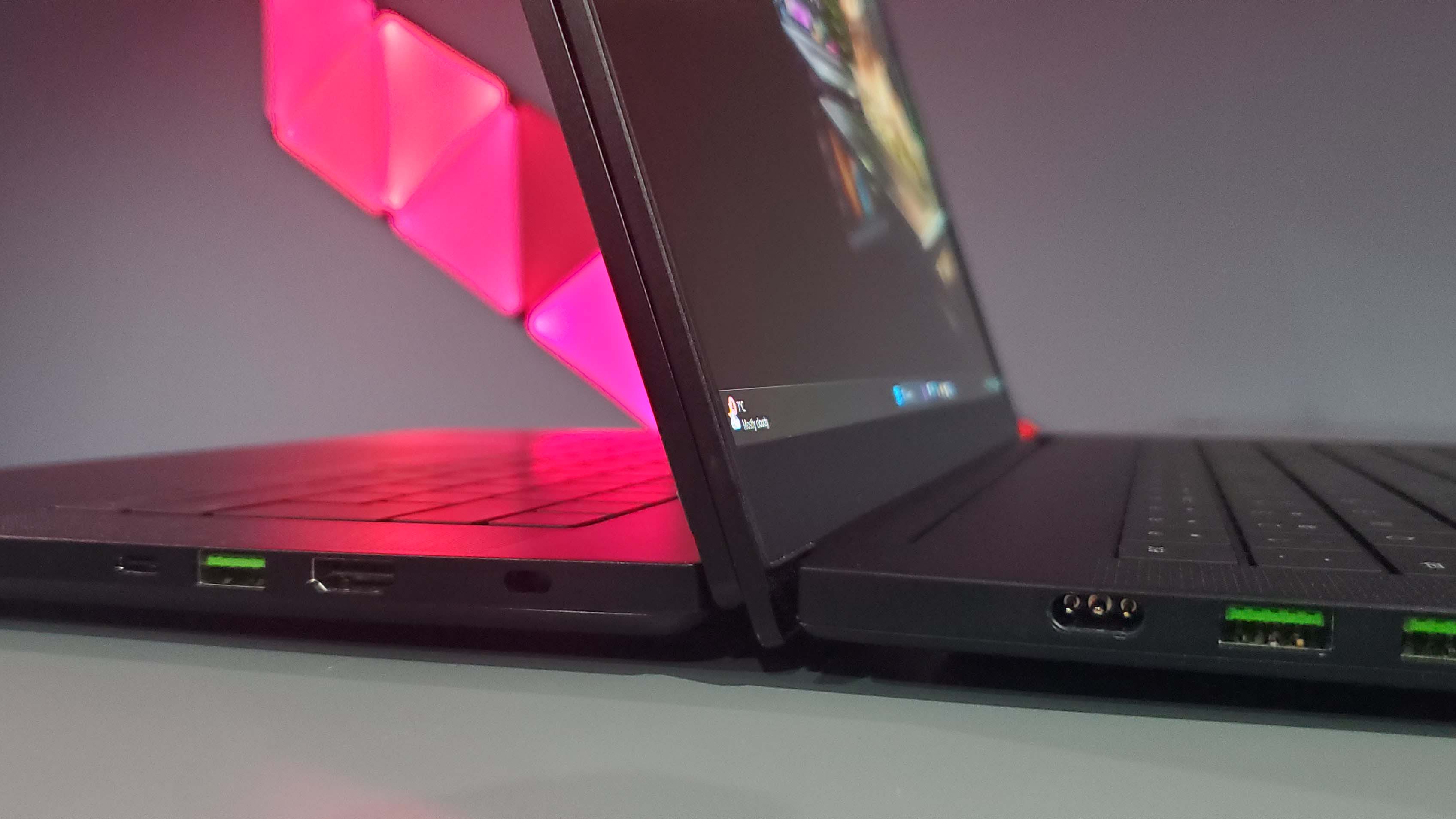 Razer Blade 16 (2025) gaming laptop with RTX 5090 inside