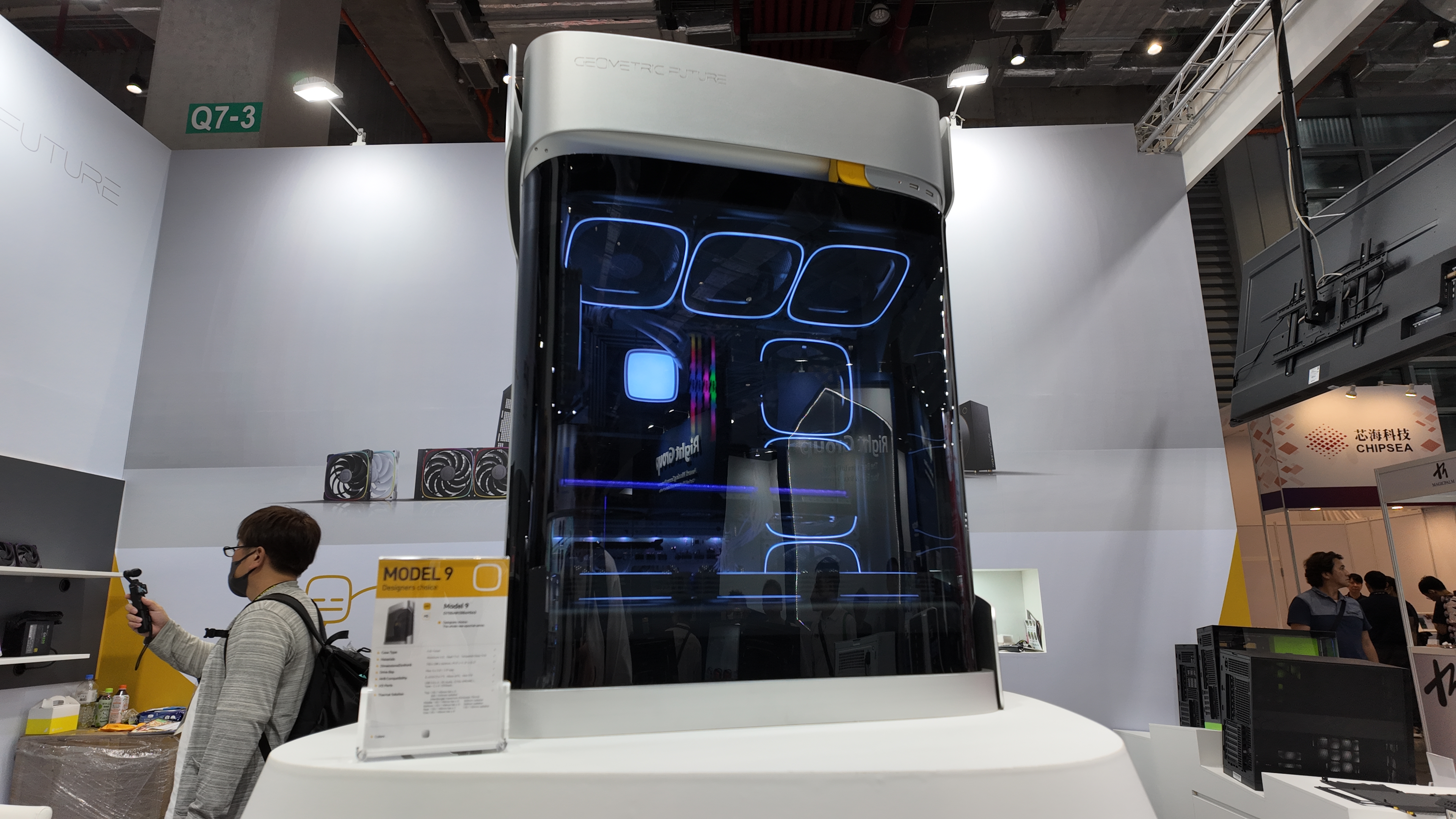 Geometric Future Model 9 PC case