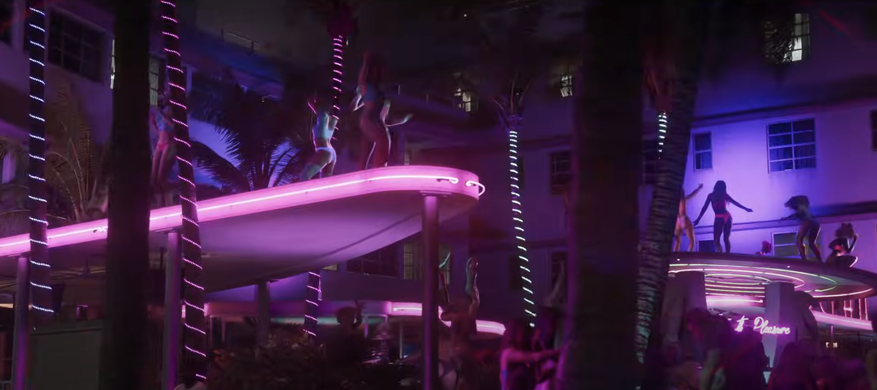 People dance on the roof of the Clevelander in GTA 6 People dance on the roof of the Clevelander in GTA 6