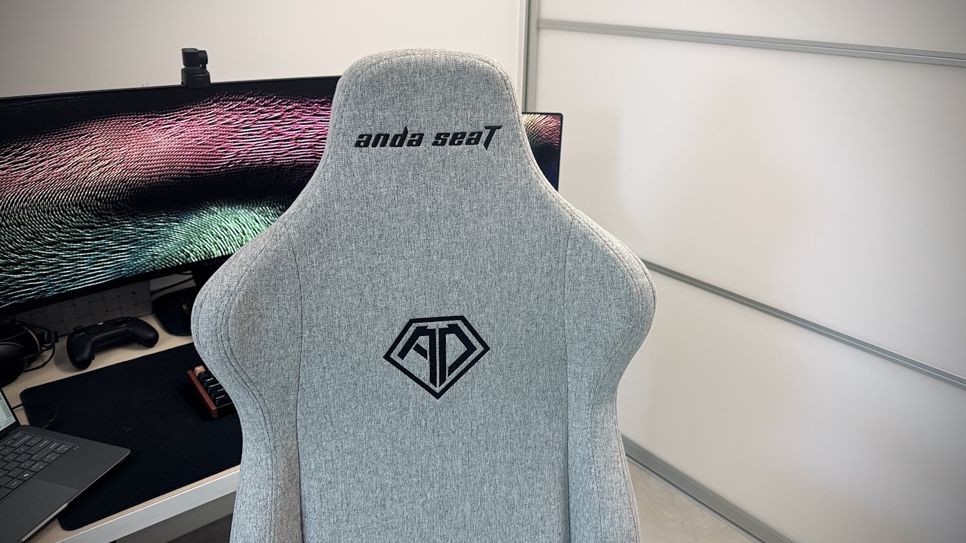 AndaSeat Novis gaming chair in an office environment