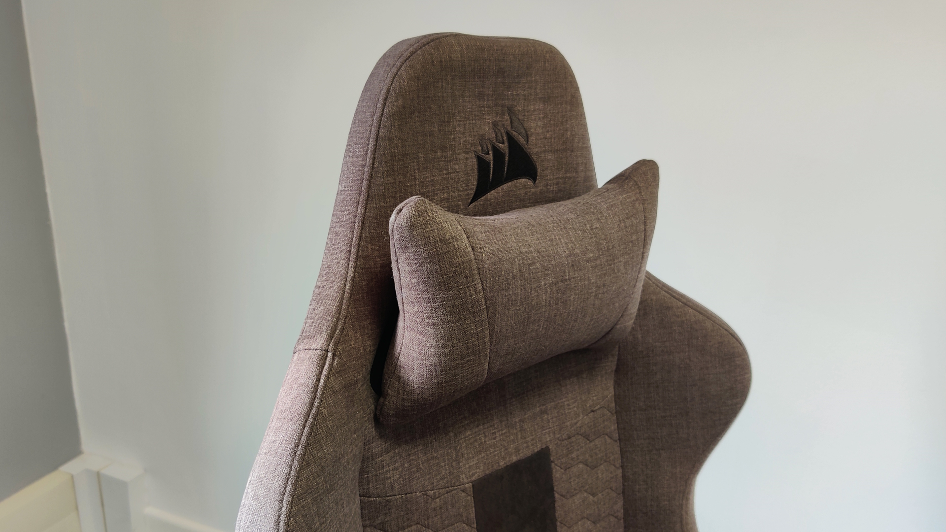 The Corsair TC100 Relaxed headrest