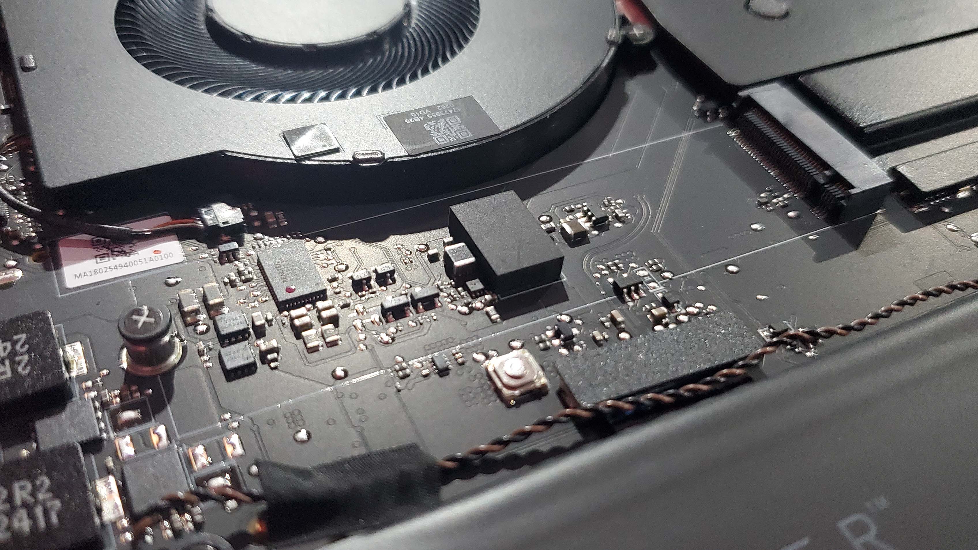 Razer Blade 16 (2025) gaming laptop with RTX 5090 inside