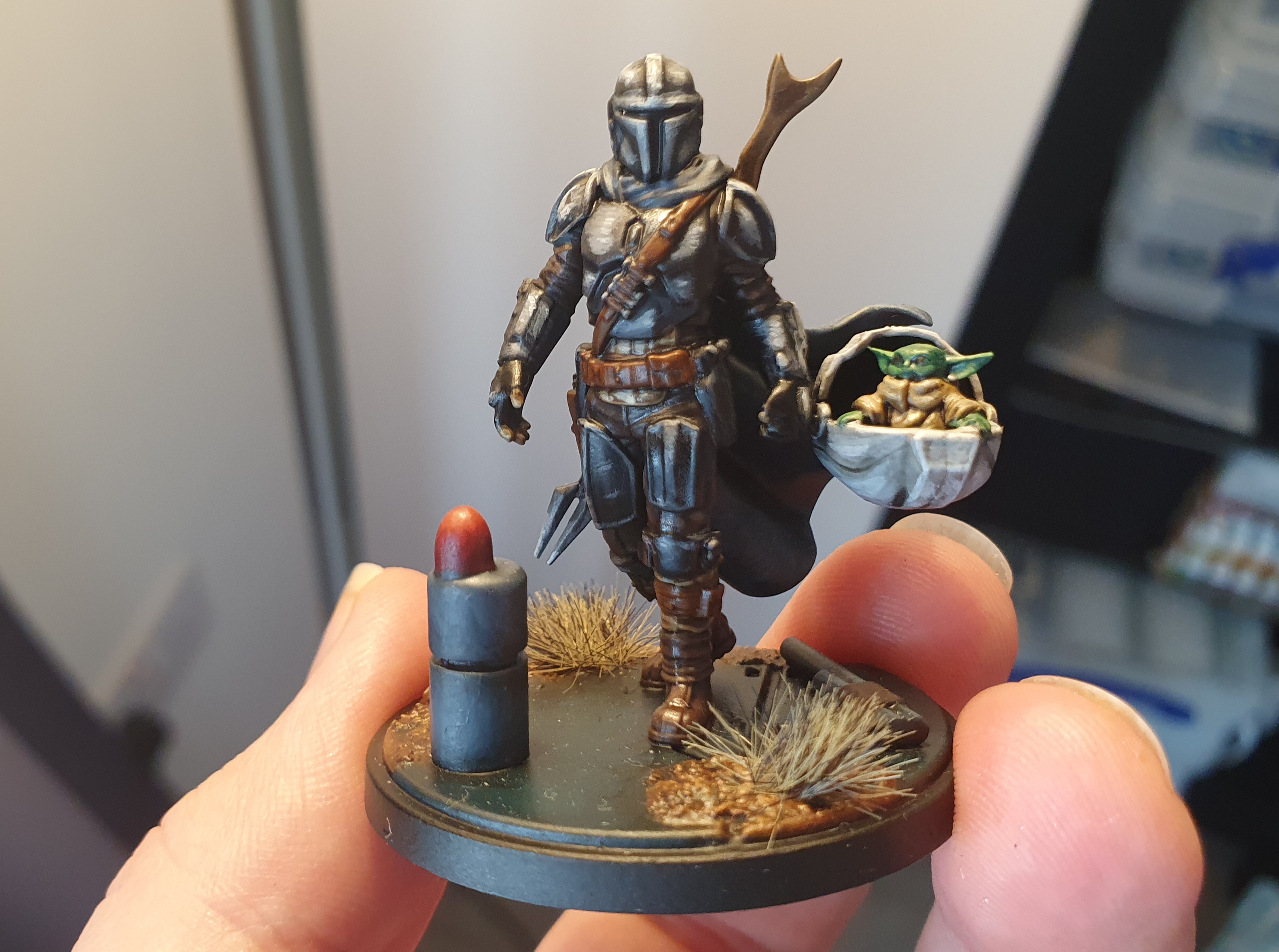 A miniature of Din Djarin, the Mandalorian, for Star Wars Shatterpoint.