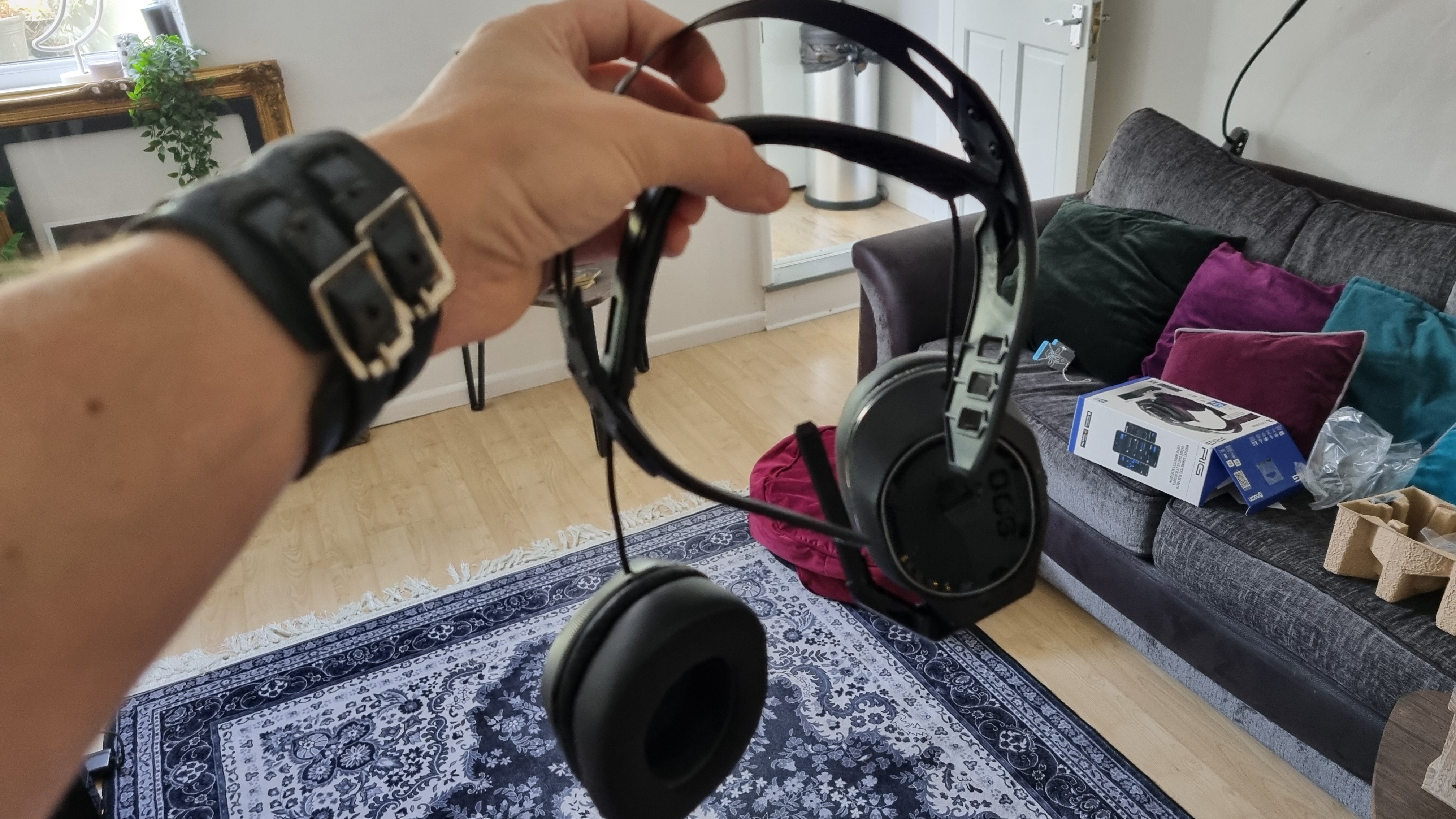 The Nacon Rig 900 Max HS immediately after being removed from its packaging