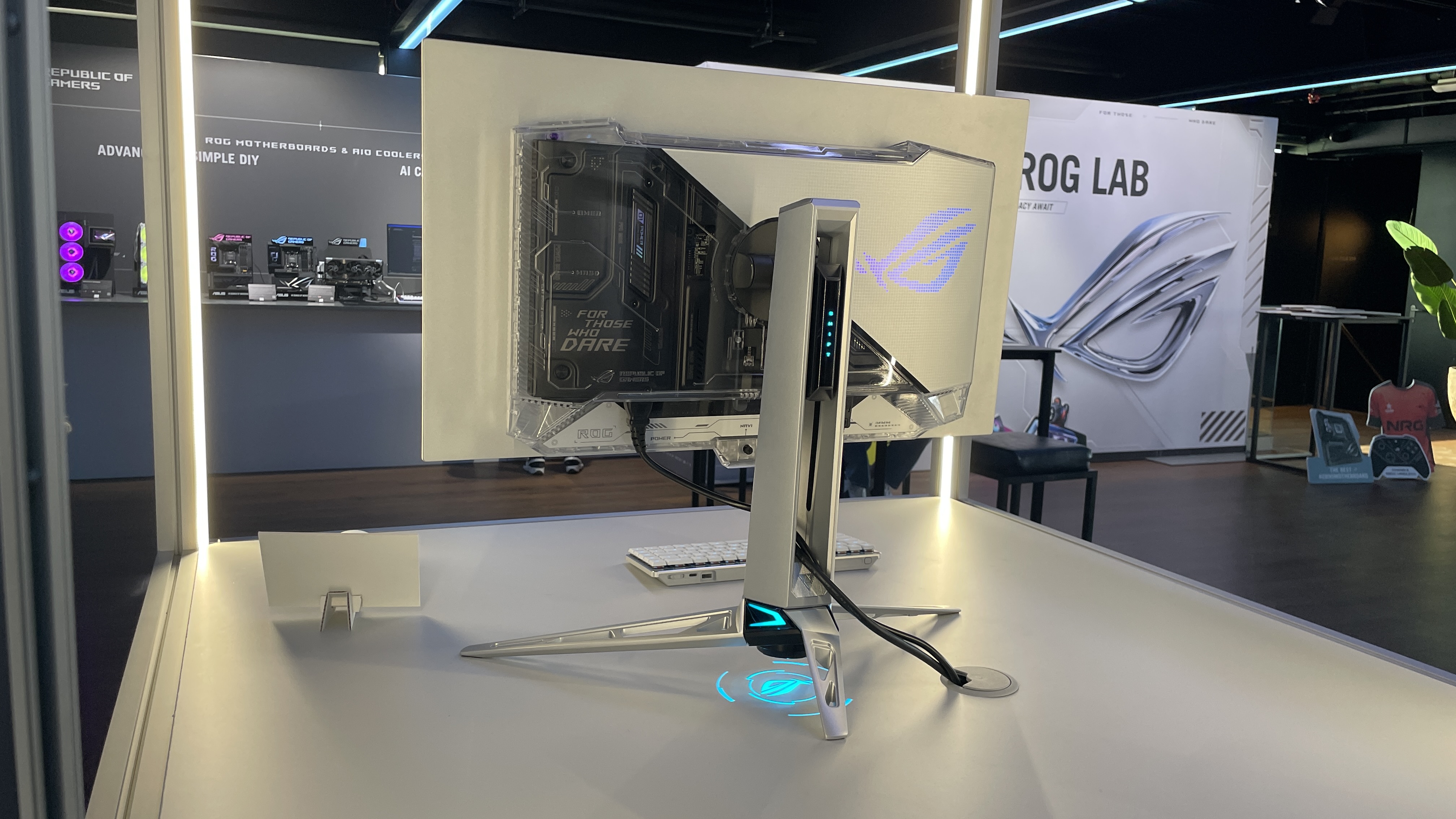 An ROG Swift OLED PG27AQWP-W gaming monitor