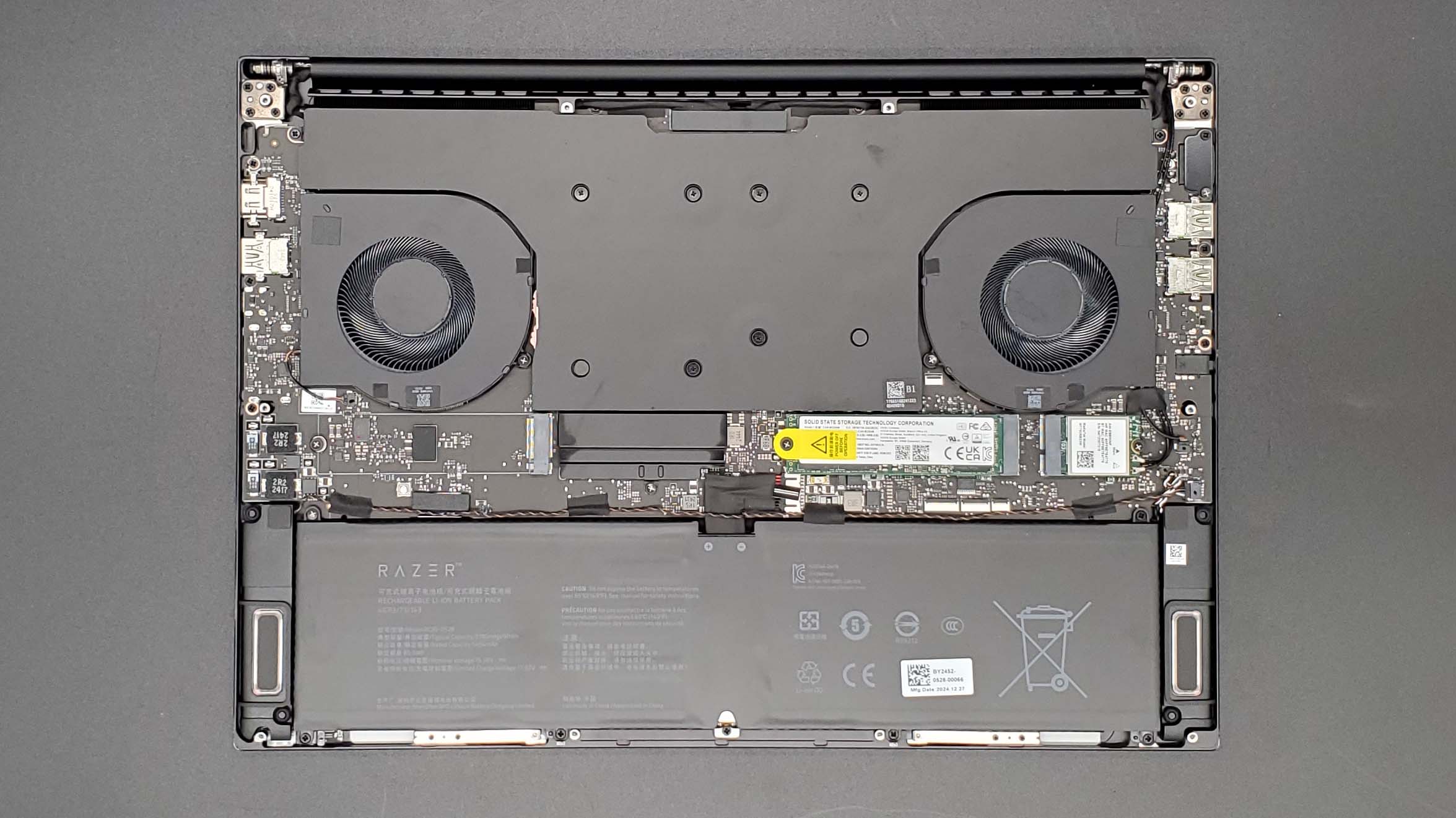 Razer Blade 16 (2025) gaming laptop with RTX 5090 inside