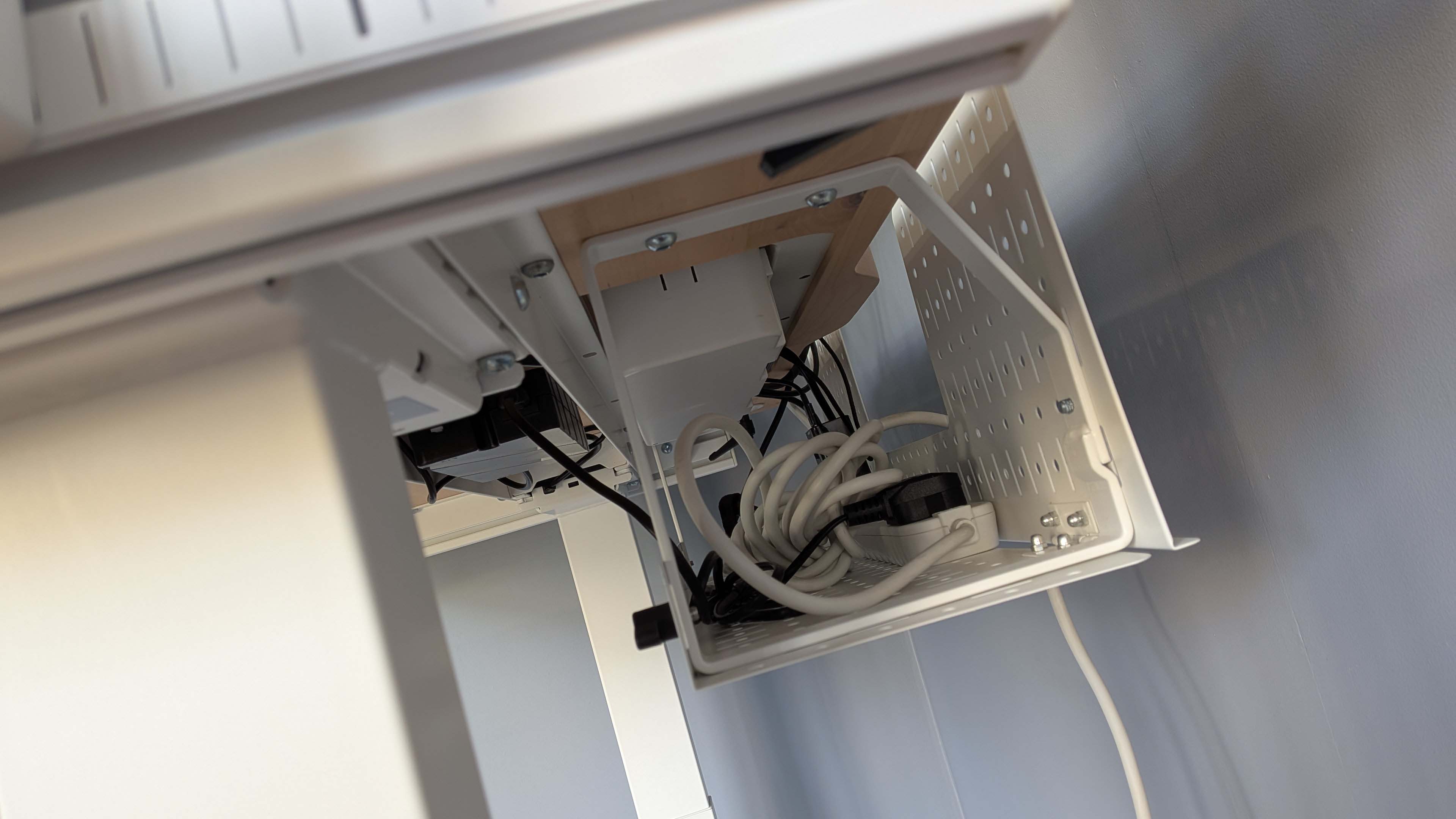 Corsair Platform:4 gaming desk