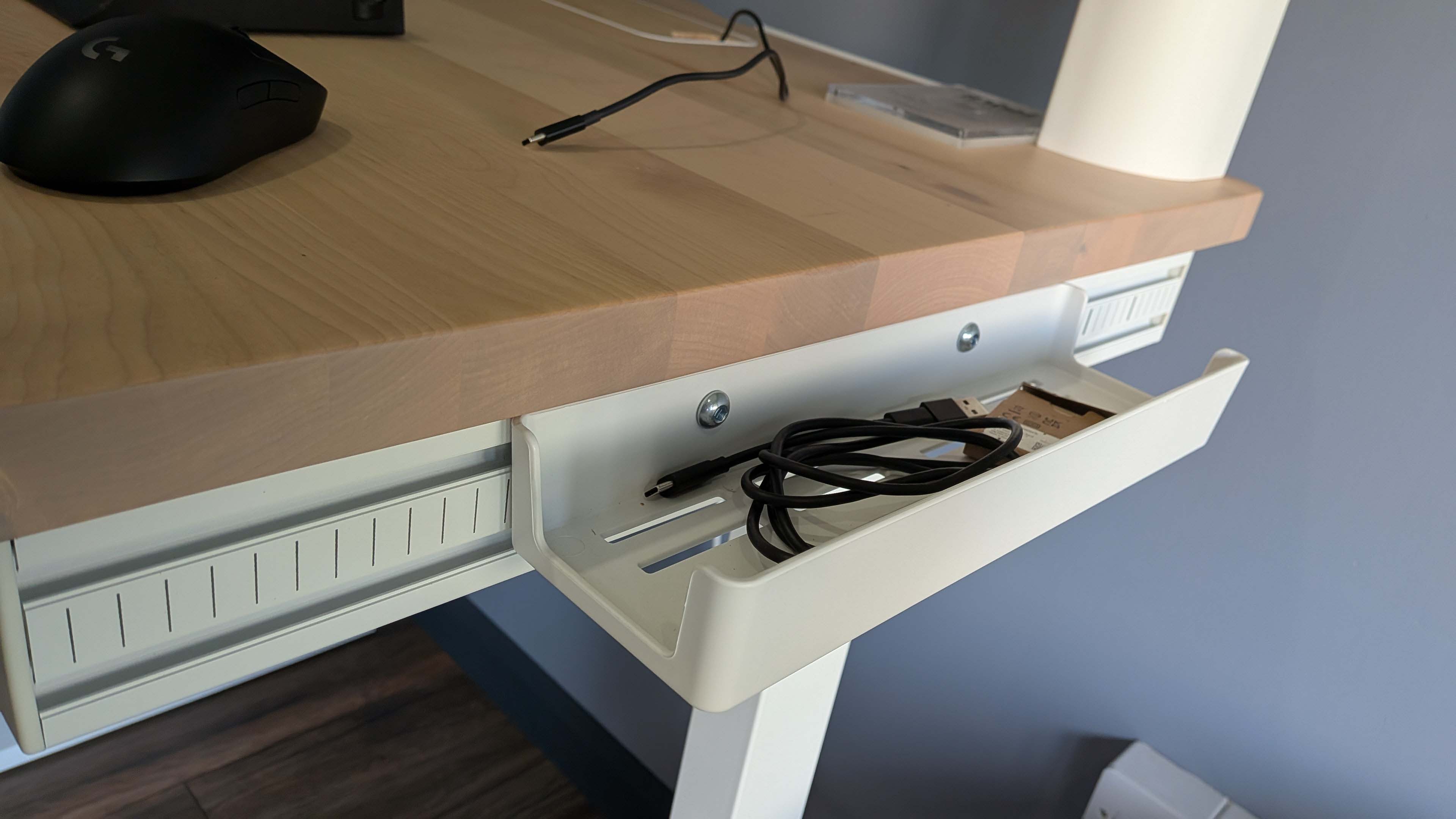 Corsair Platform:4 gaming desk