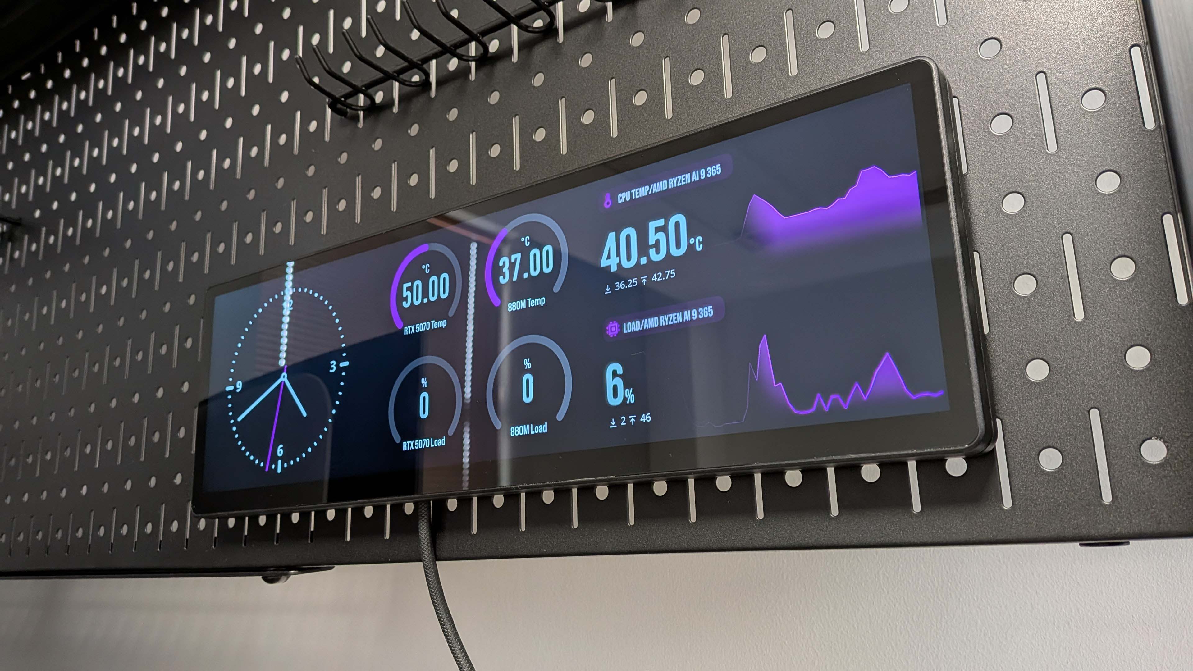 Corsair Xeneon Edge screen