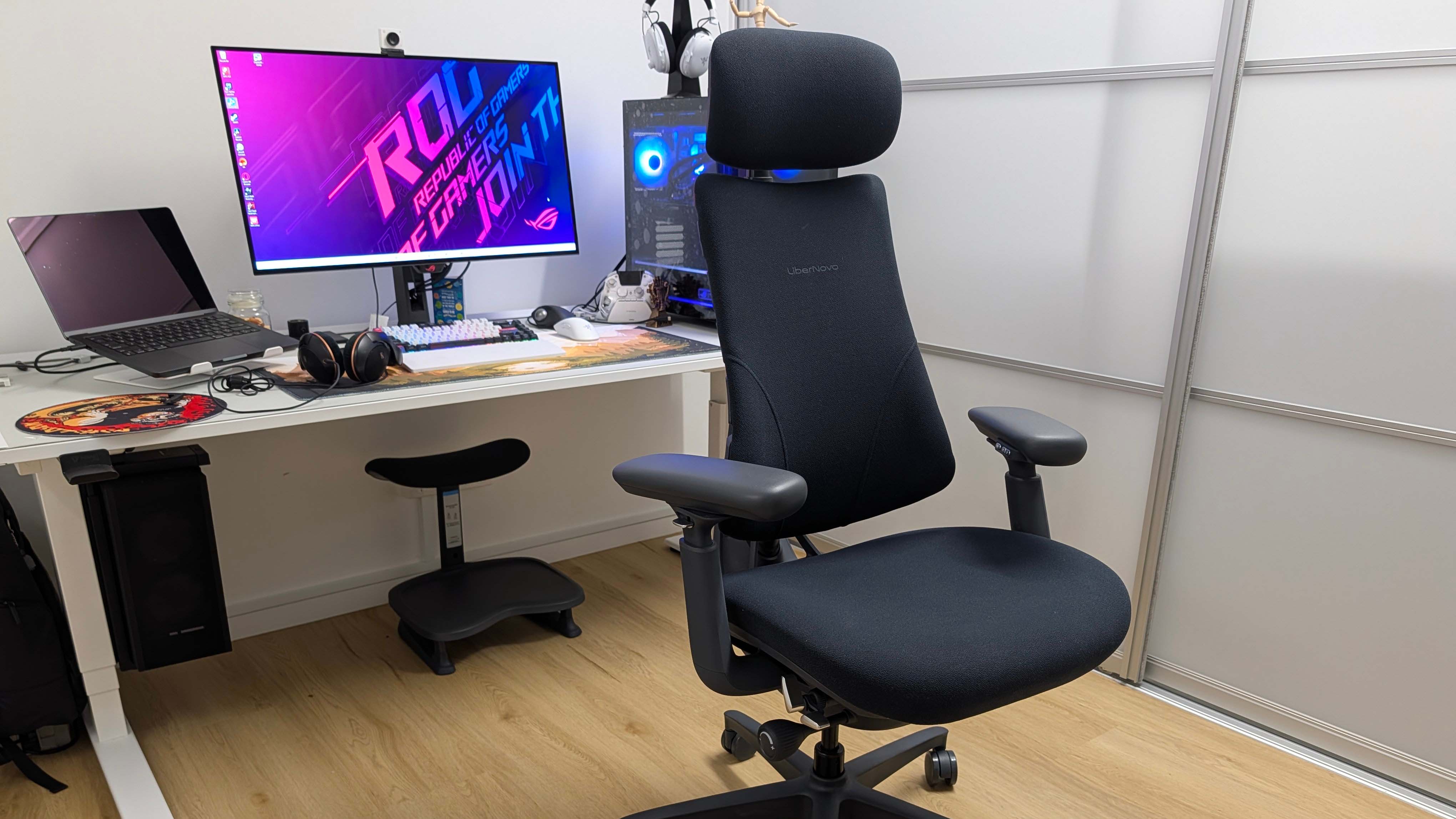 LiberNovo Omni gaming chair