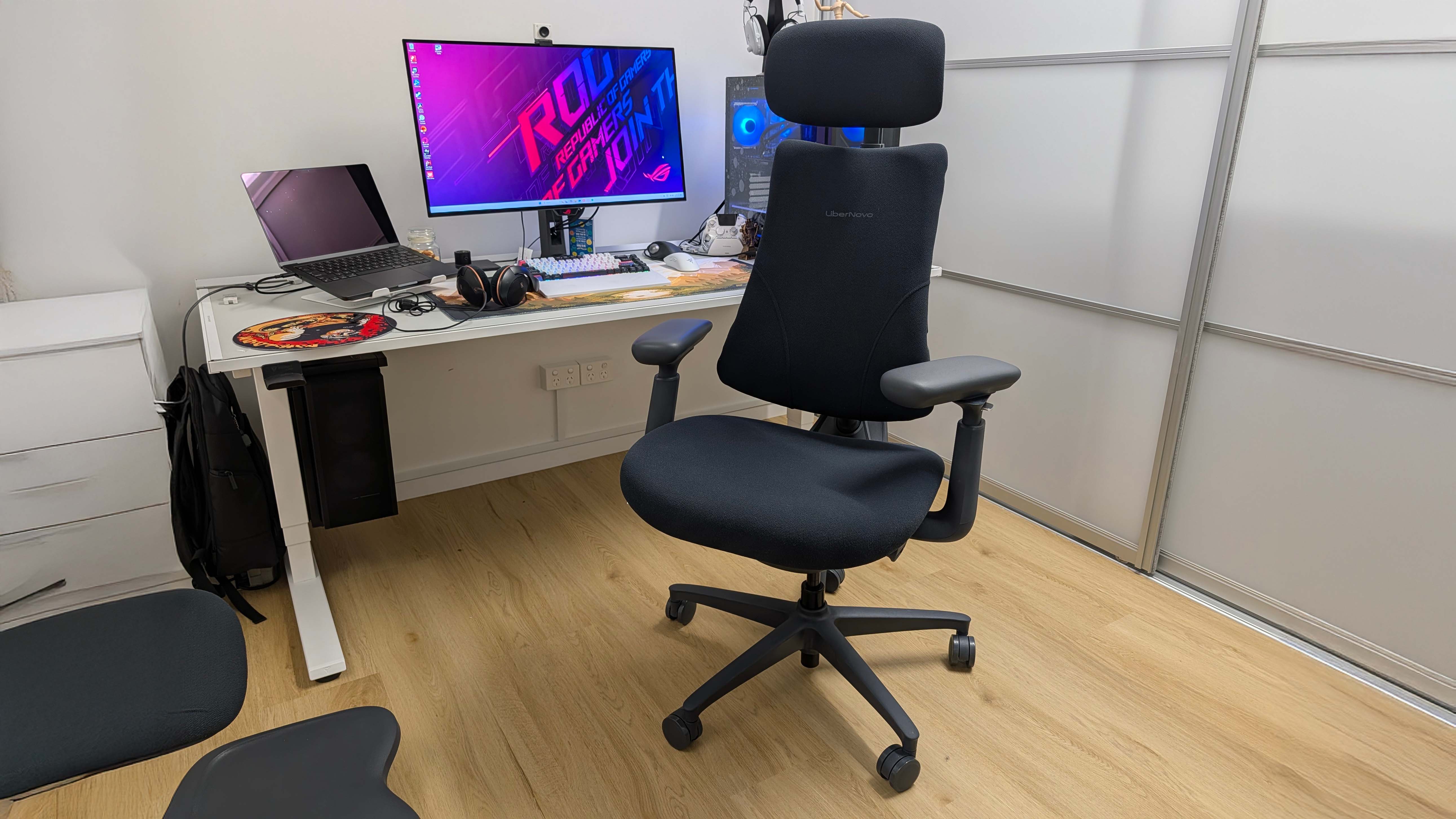 LiberNovo Omni gaming chair