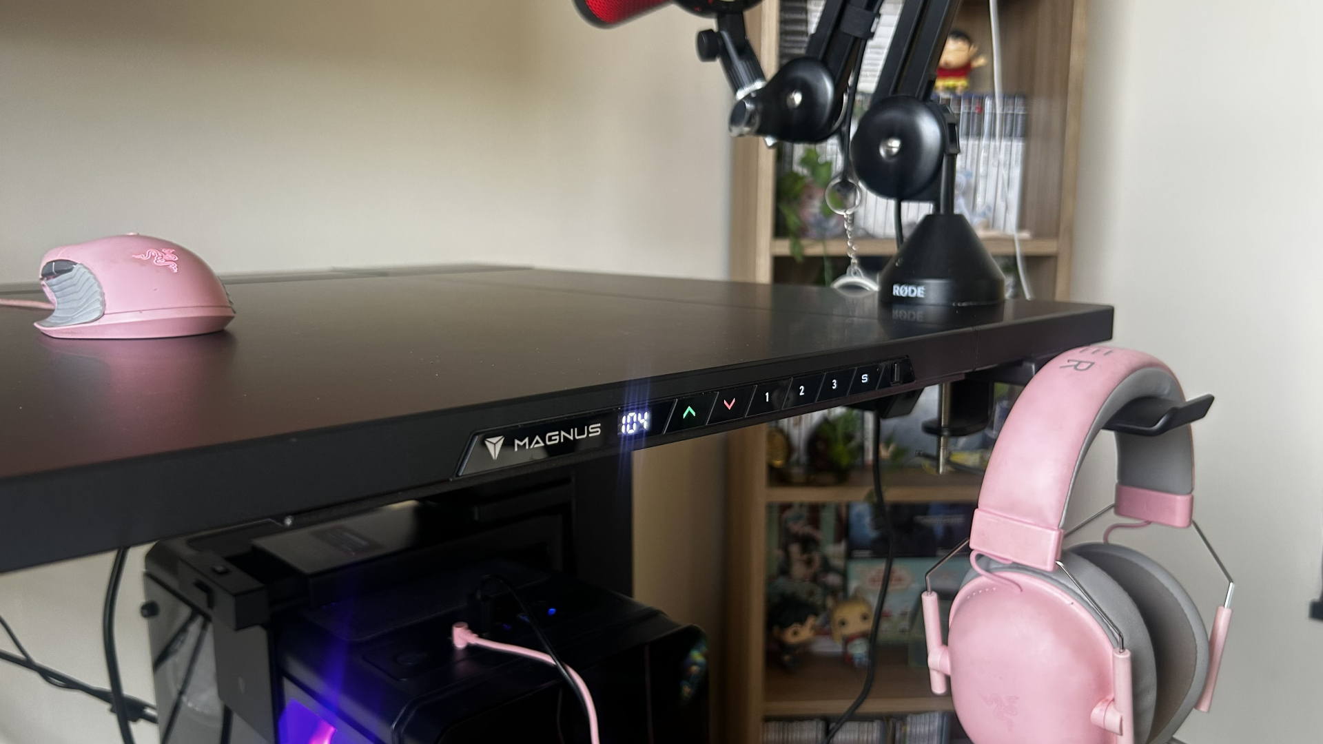 A closeup of the control panel on the Secretlab Evo desk which controls the sit-standing height.