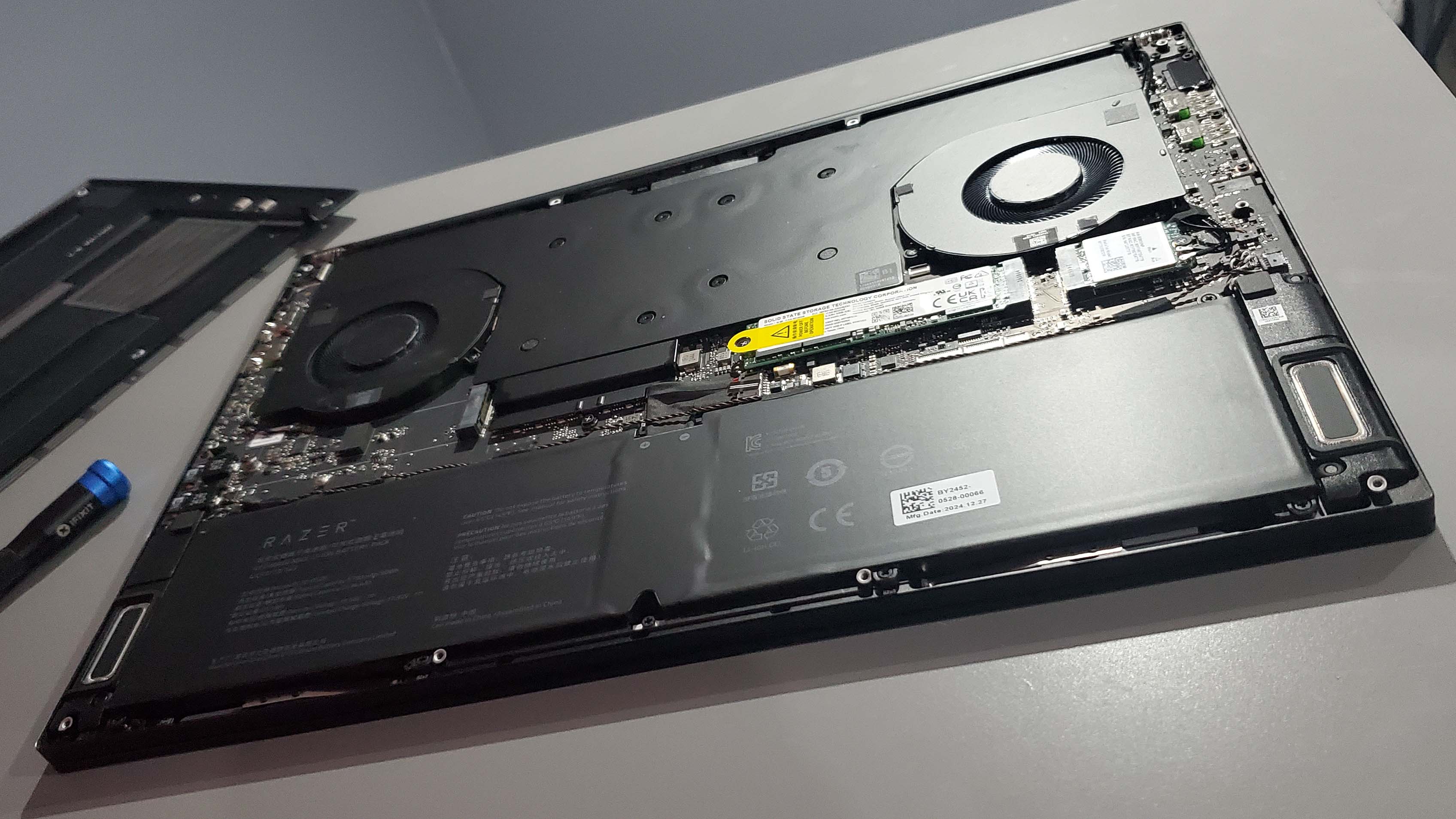 Razer Blade 16 (2025) gaming laptop