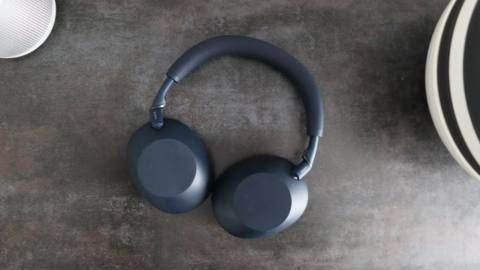 After 18 hours flying economy with Sony’s WH-1000XM6, I may just have a new favourite pair of ANC headphones