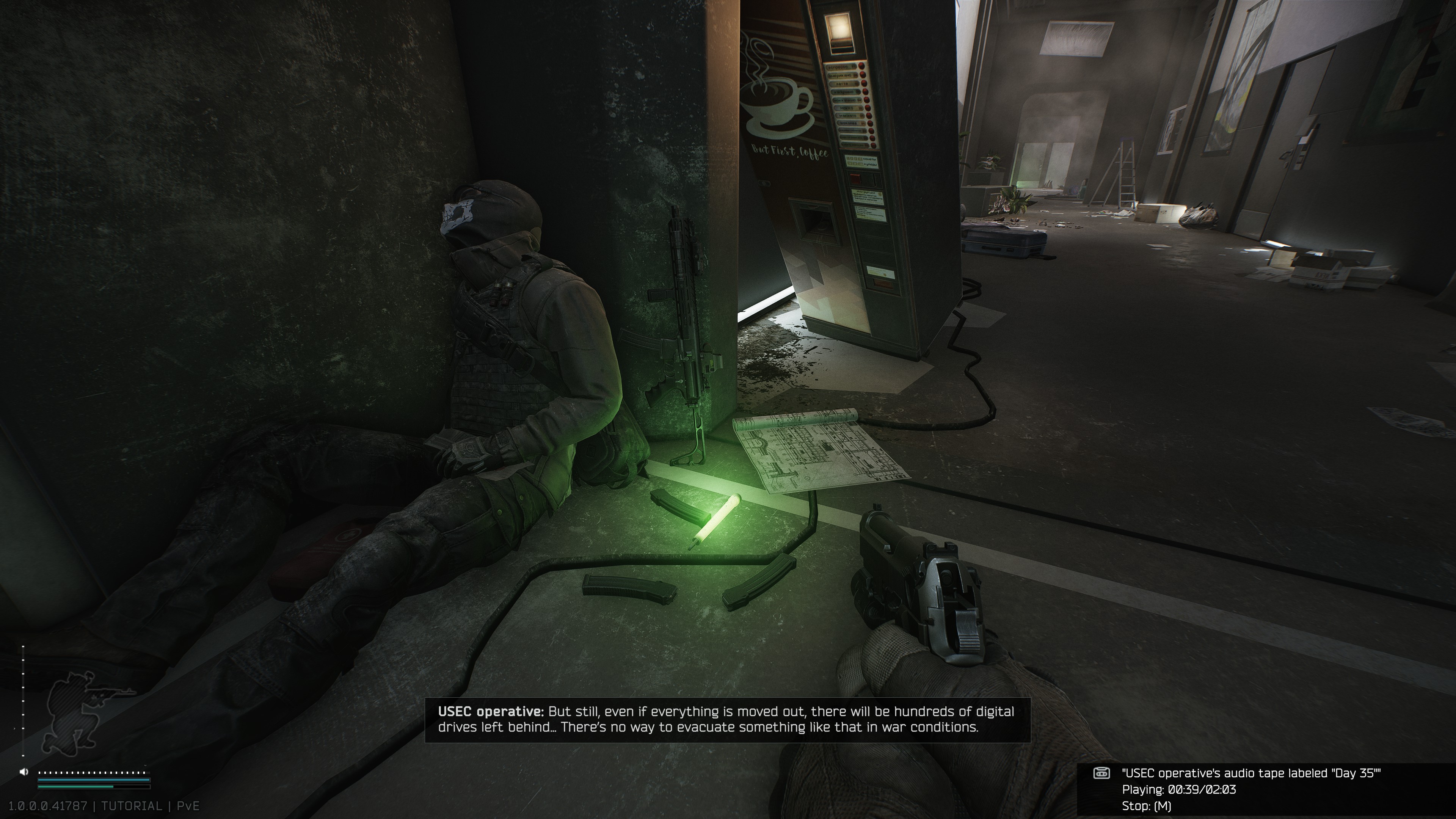 A player looks out over their surroundings in Escape from Tarkov.