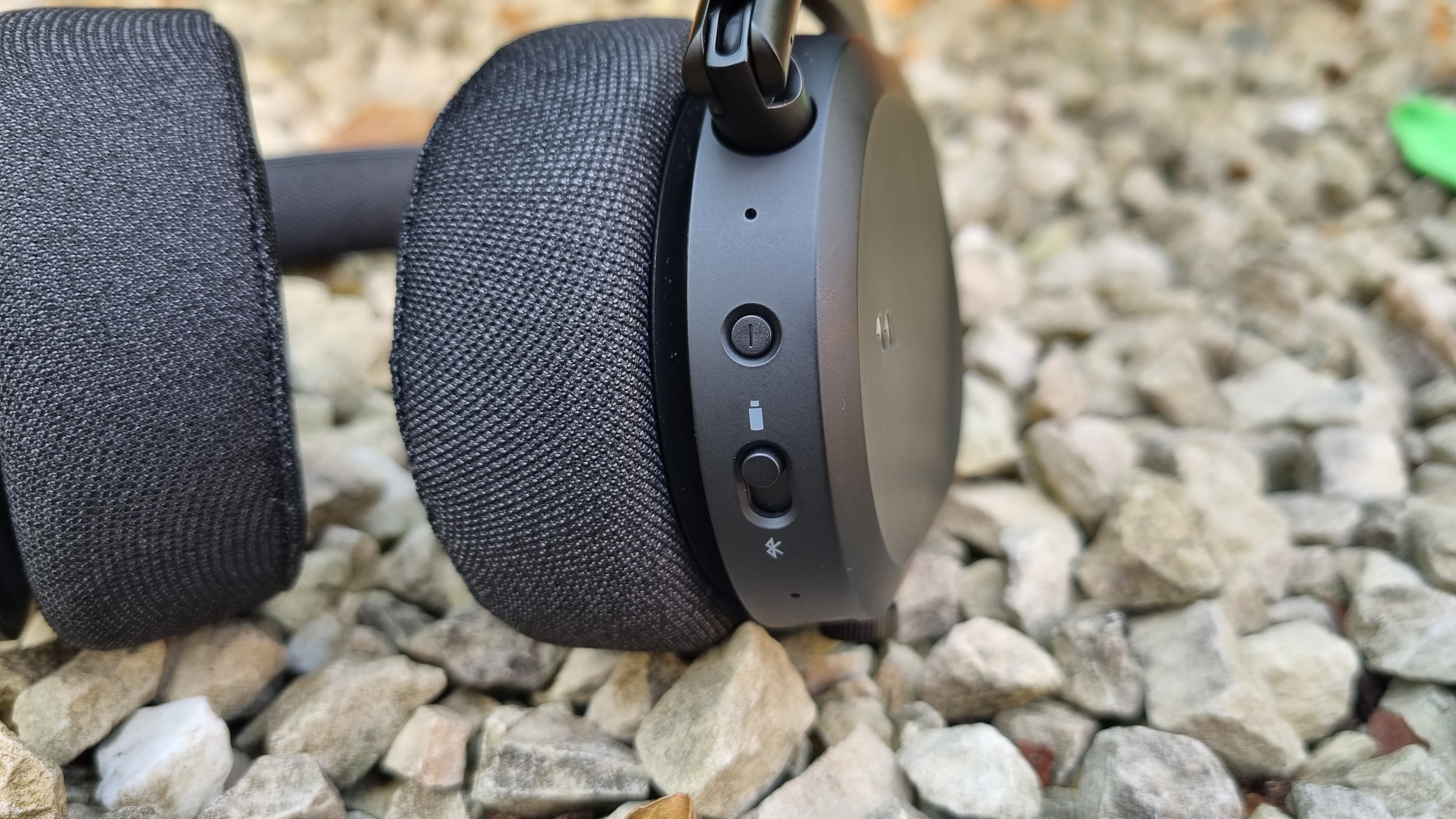 The left earcup controls of the Fractal Design Scape gaming headset