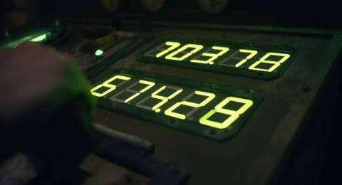 I watched Markiplier play Iron Lung for 45 minutes before watching Markiplier star in the Iron Lung movie for 2+ hours