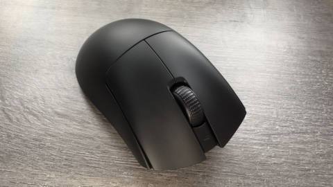 I’ve found a nifty gaming mouse comparison tool that’s the next best thing for communicating hand-feel, beyond sticking my mitts straight through the monitor