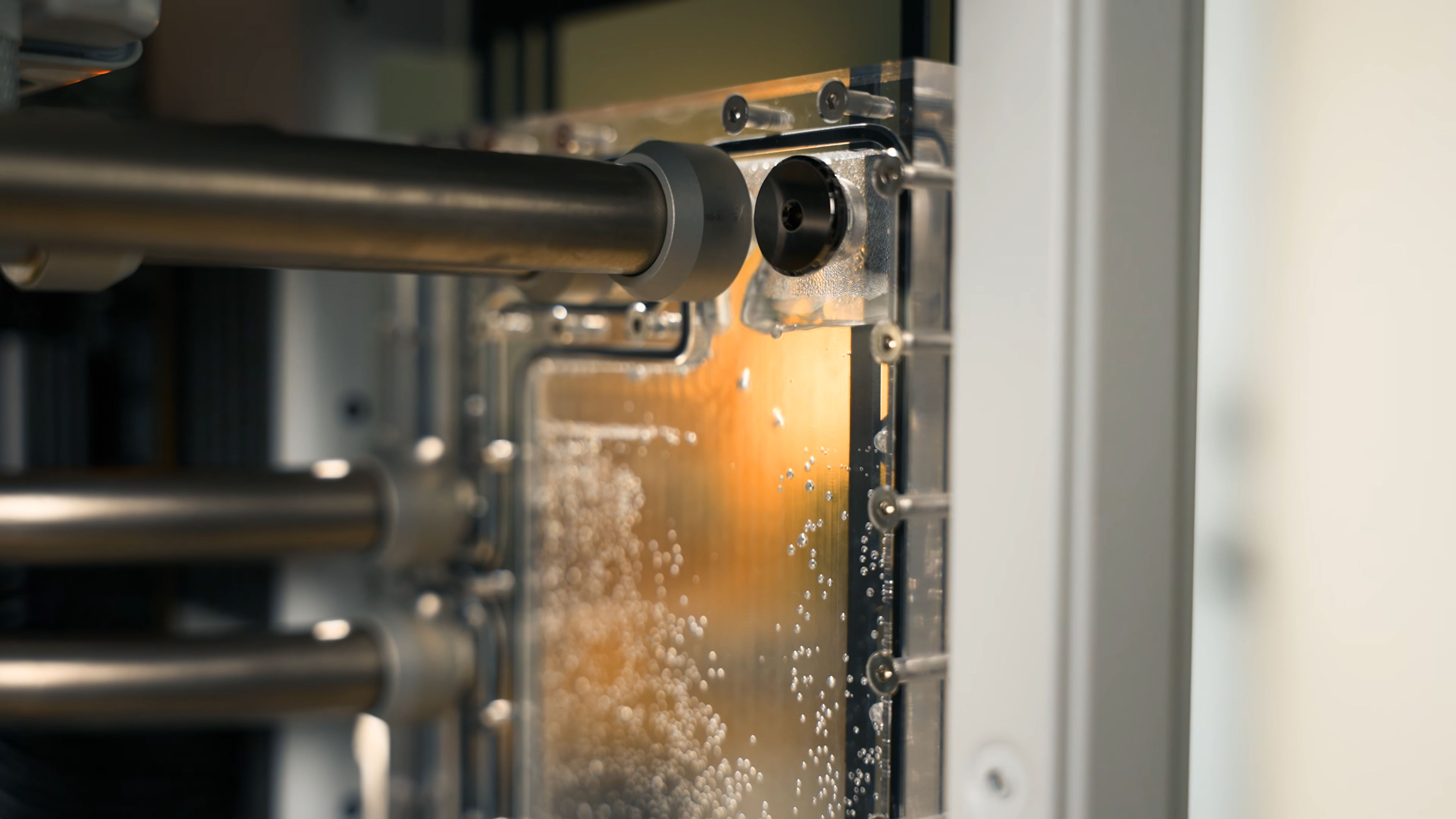 Titanium-cooled gaming PC from Jakkuh on YouTube